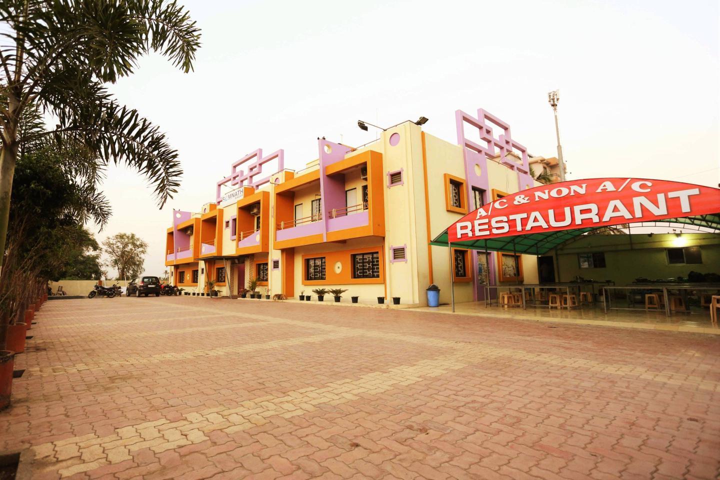 Hotel Somnath Sagar Exterior view of building from Somnath Railway Station Road