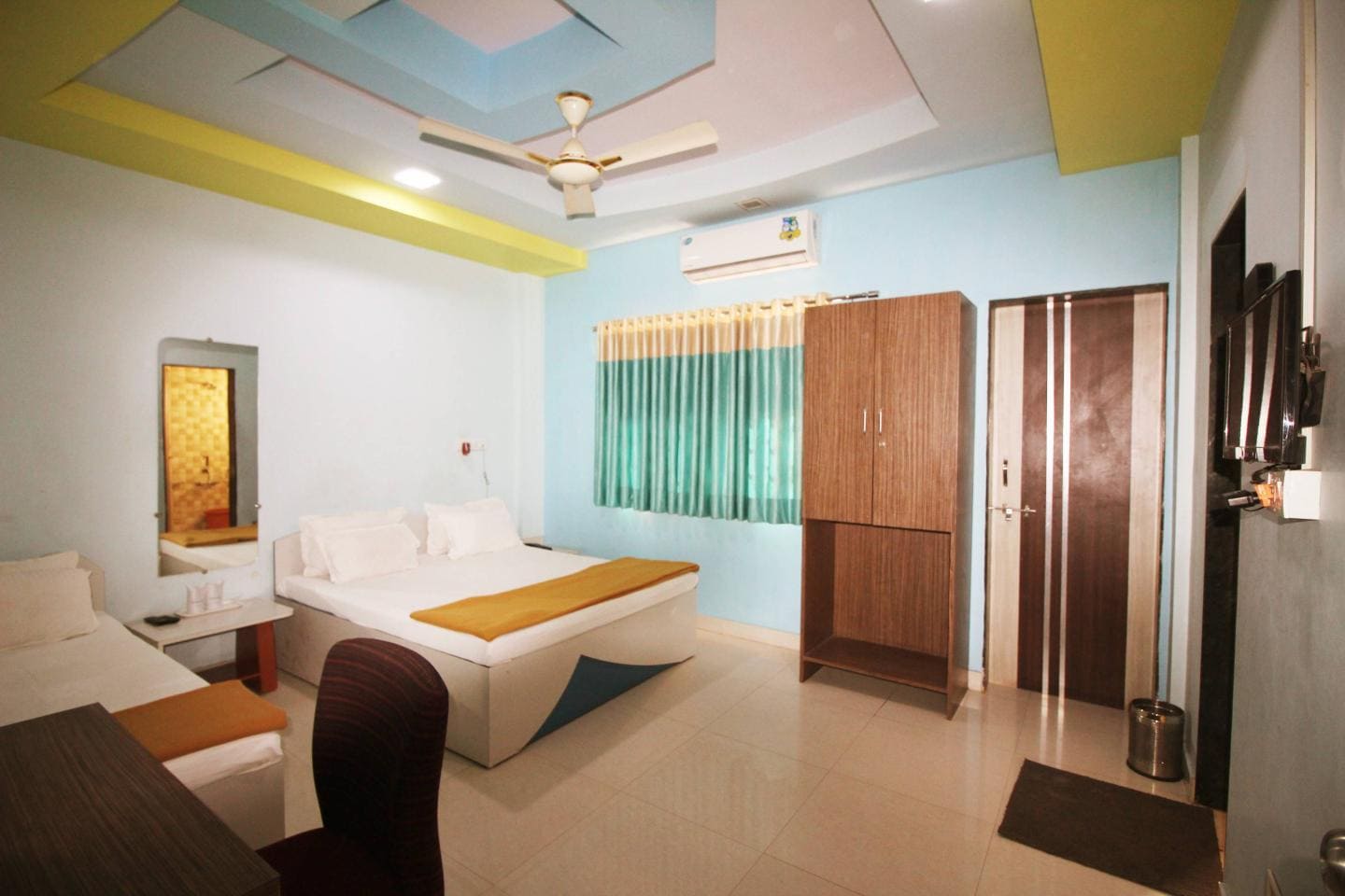Hotel Somnath Sagar Triple Bed Room